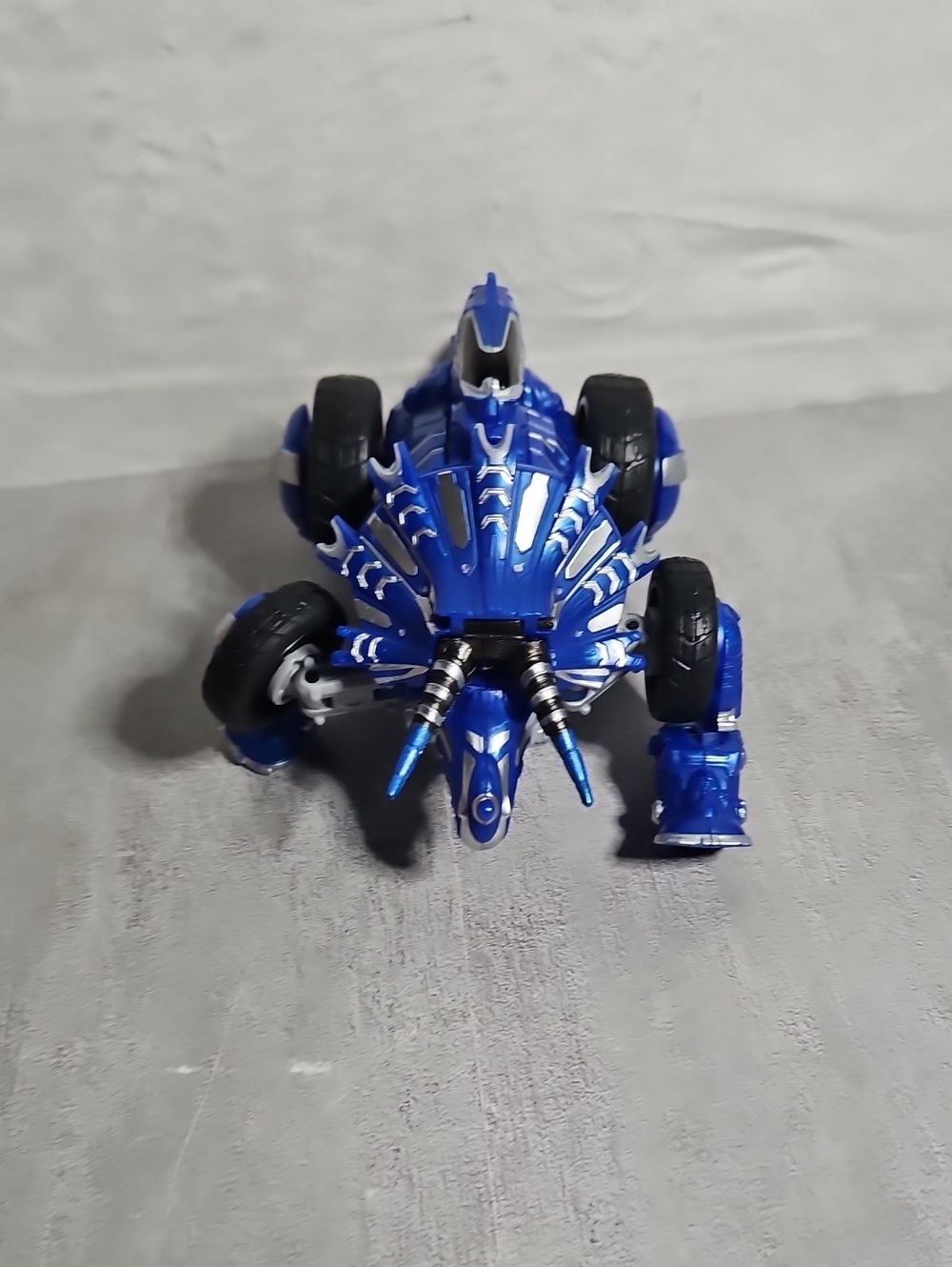 Triceratops that converts into a vehicle.